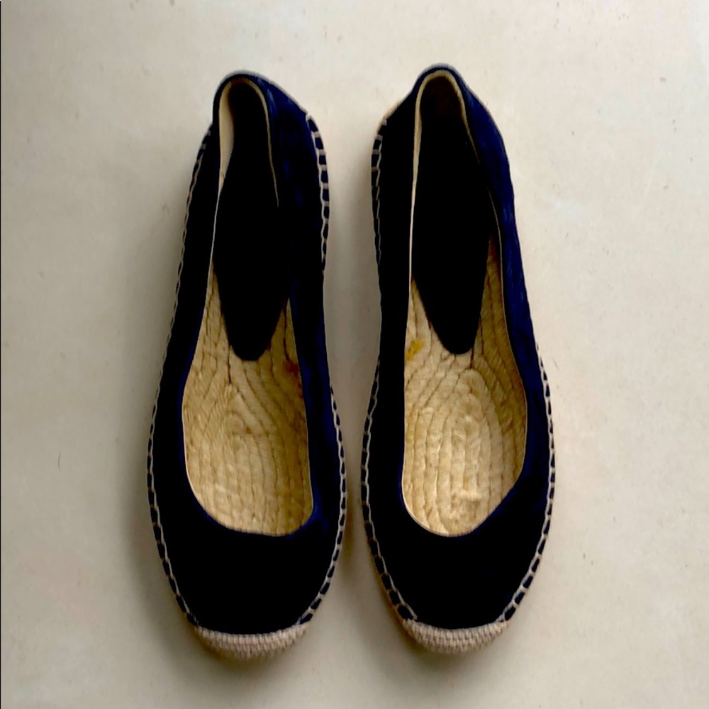Vince Camuto navy suede espadrilles rubber soles